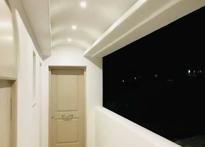 ホテル Theasis Luxury Schoinoussa