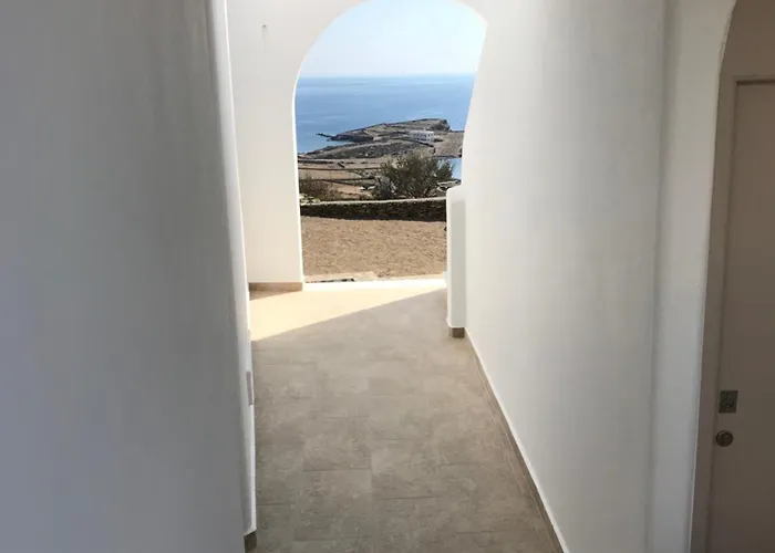 ホテル Theasis Luxury Schoinoussa