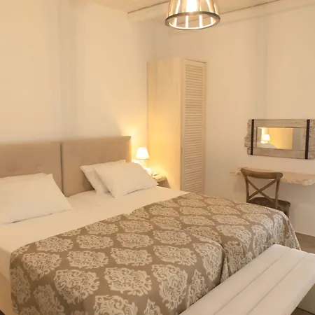 Theasis Luxury Schoinoussa