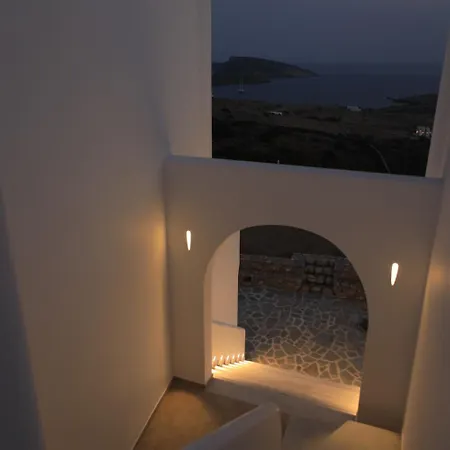 Hotel Theasis Luxury Schoinoussa