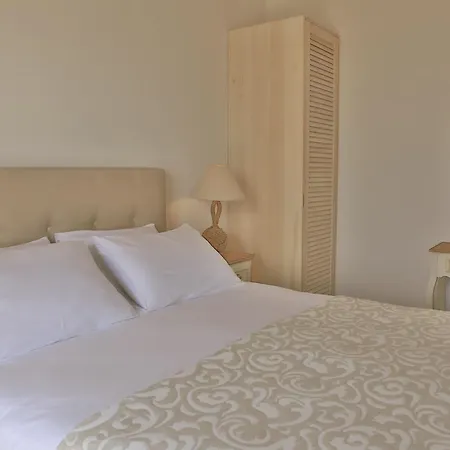 Theasis Luxury 3* Schoinoussa