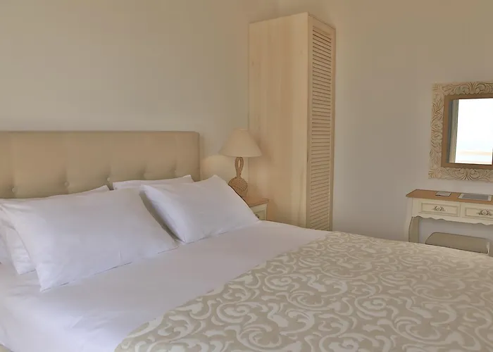 Theasis Luxury 3* Schoinoussa